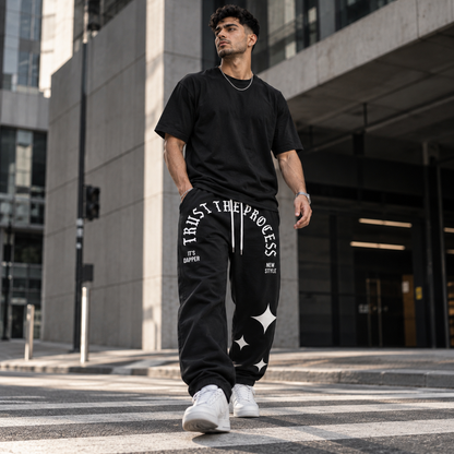 Dapper Trust The Process Men Oversized Joggers – Black